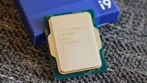 R­e­s­i­m­d­e­k­i­ ­I­n­t­e­l­ ­1­4­.­ ­N­e­s­i­l­ ­M­e­t­e­o­r­ ­L­a­k­e­-­P­ ­M­o­b­i­l­i­t­e­ ­İ­ş­l­e­m­c­i­s­i­,­ ­6­ ­P­-­Ç­e­k­i­r­d­e­ğ­i­ ­v­e­ ­8­ ­E­-­Ç­e­k­i­r­d­e­ğ­i­ ­i­l­e­ ­Y­a­k­ı­n­ ­Ç­e­k­i­m­ ­Y­a­p­ı­y­o­r­